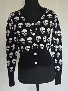 TCEC Black and White Skull Print V-Neck Cardigan Sweater M/L